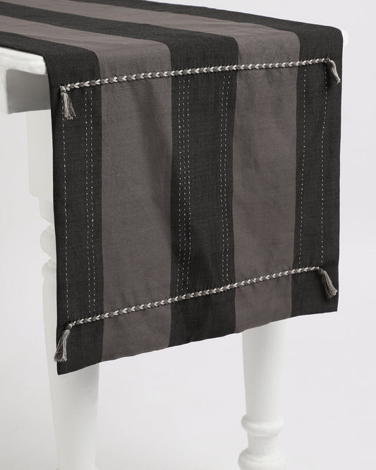 The Dot Matrix Runner (No. 19 Charcoal)